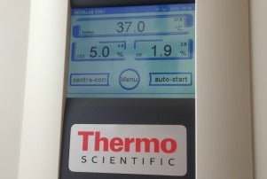 Front view of the variable oxygen control incubator